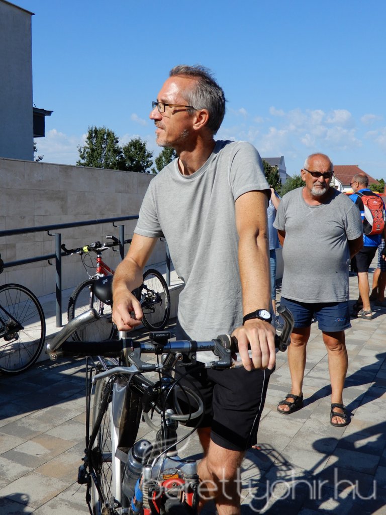 Kerékpártúra az autópályán 25